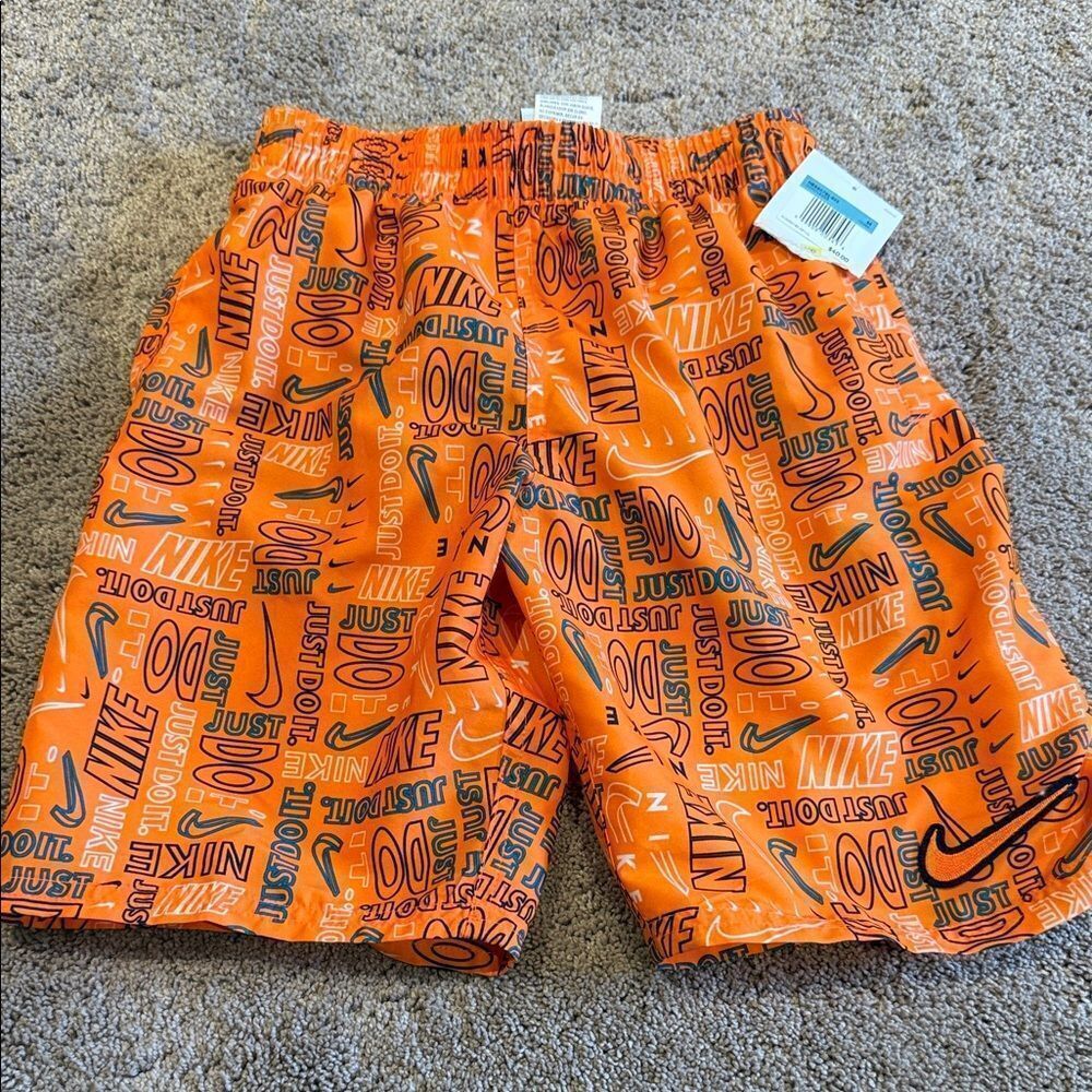 Nike Youth Swim Trunks NWT size medium very